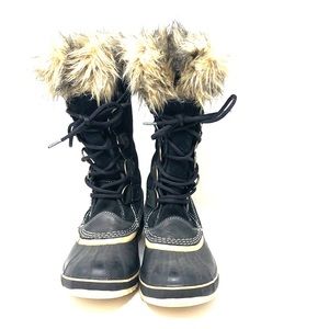 Women’s Joan of Arctic™ black Boot size 8.5